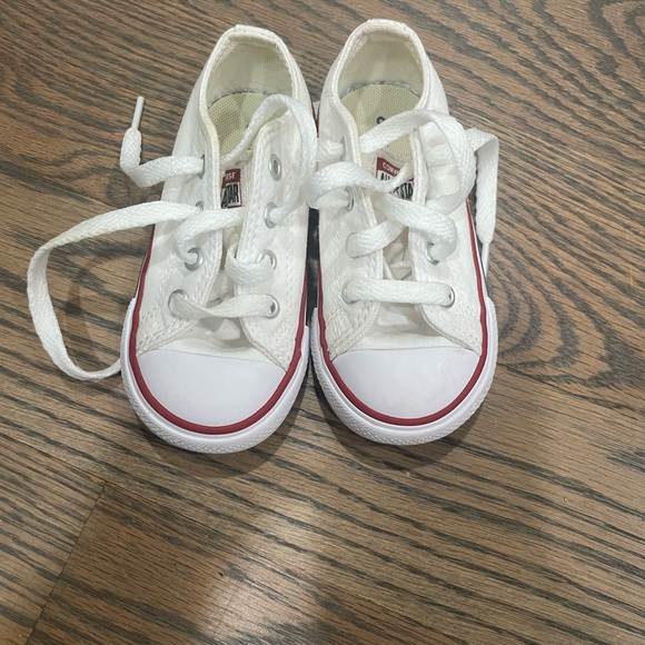 Converse Kids White and Red Sneakers - Picture 1 of 3
